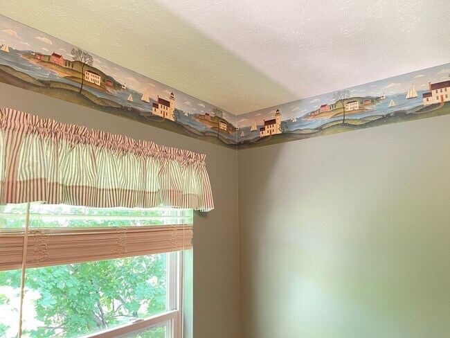 Building Photo - Move-in special. Beautiful 4 bed 2.5 bath 3000+sq ft