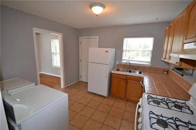 Building Photo - 4702 Wally Ave