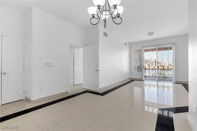 Building Photo - 63 E Agate Ave