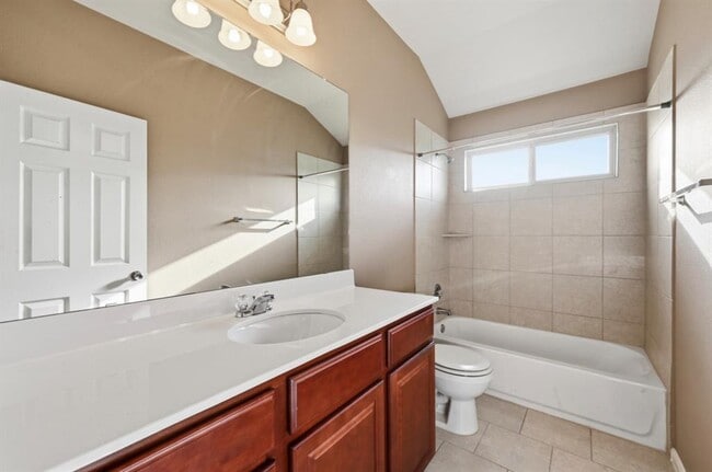 Building Photo - 5517 Bradford Pear Ln