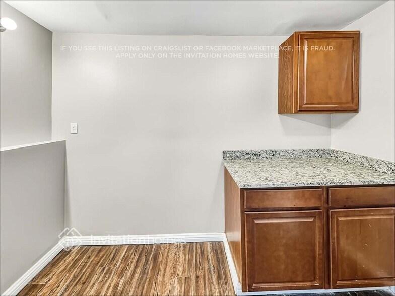 Building Photo - 6672 S Somerset Dr