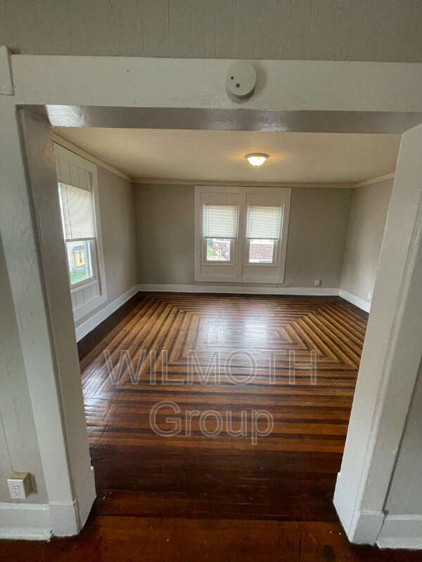Building Photo - 117 E Palmer St