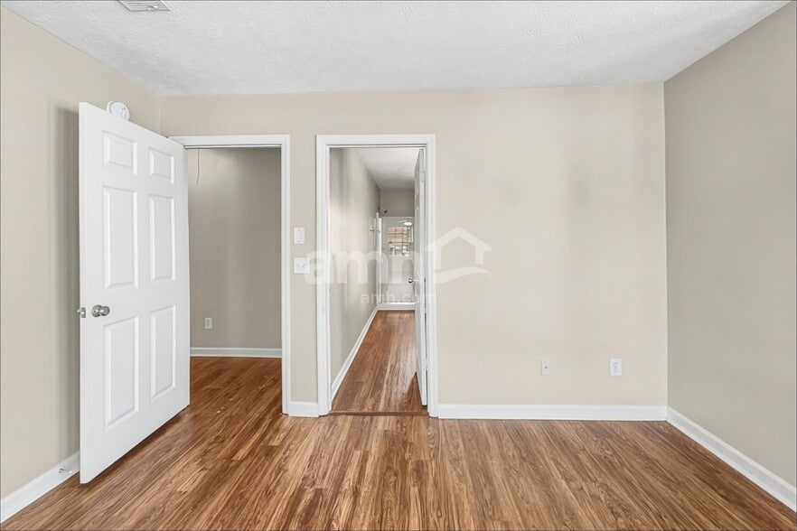 Building Photo - 221 Scarlet Ridge Ct