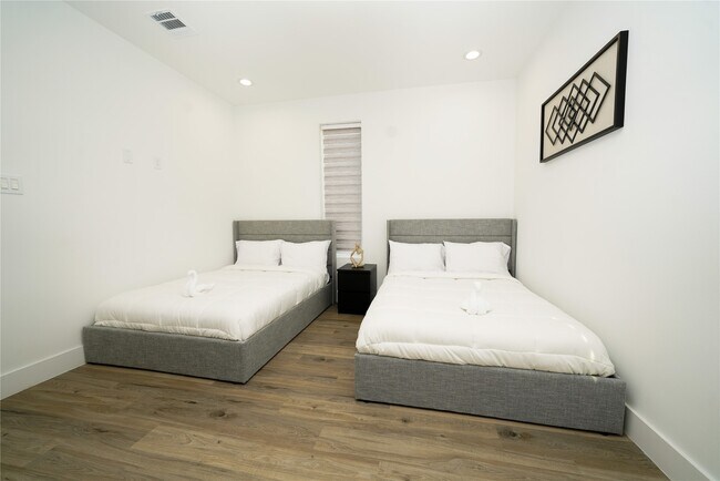 Building Photo - 4607 Edmund St