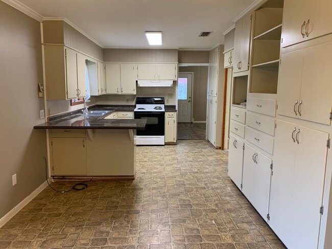 Building Photo - 3016 Burson Dr