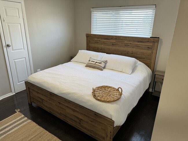 Building Photo - 22660 Lorain Rd