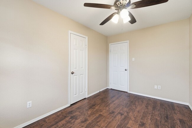 Building Photo - 909 Essex St