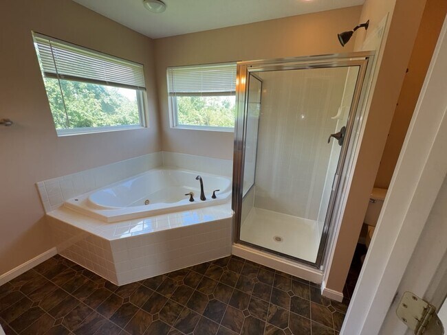 Building Photo - 5095 Oak Creek Trail