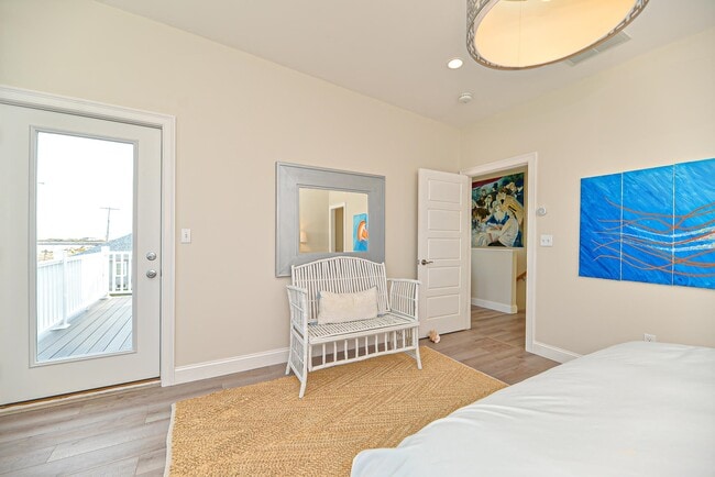 Building Photo - 1647 Ocean Blvd