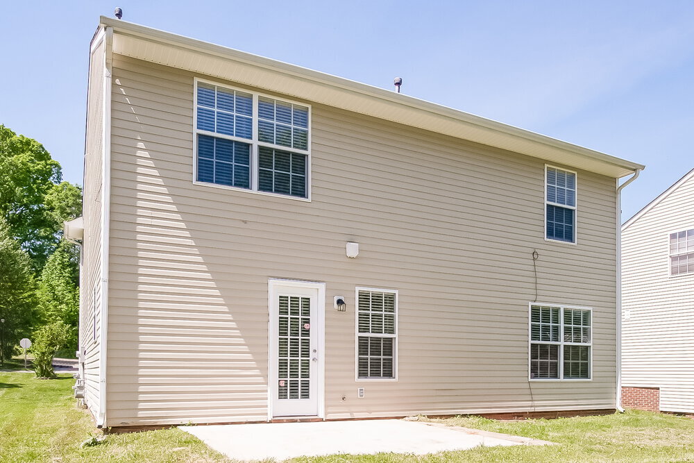 Building Photo - 2127 Pleasant Dale Dr