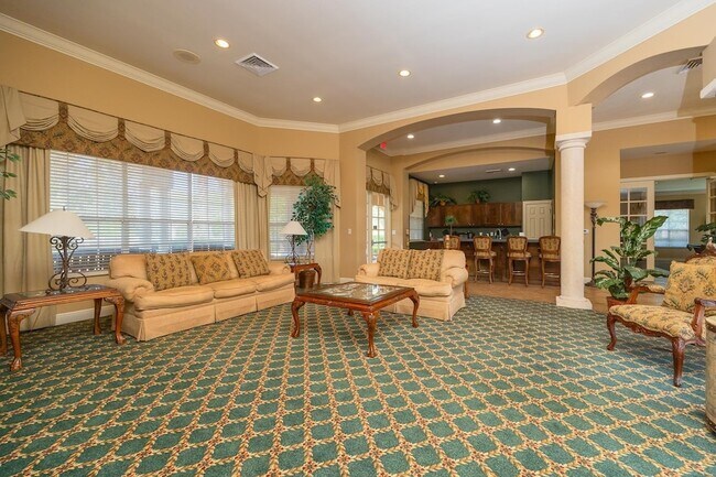 Building Photo - 550 Florida Club Blvd