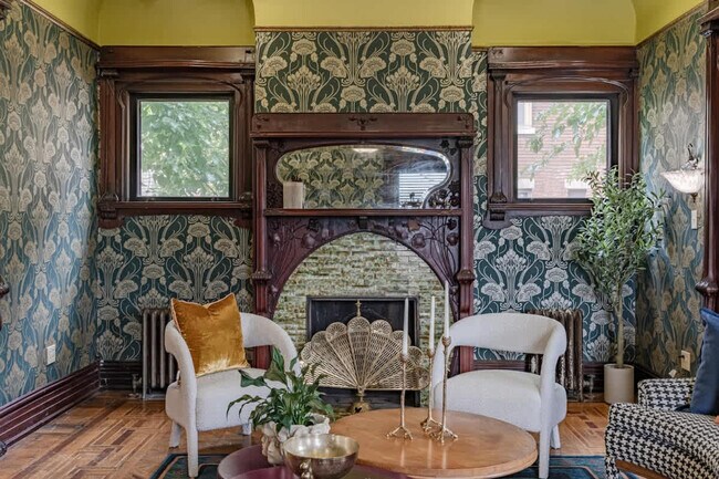 Building Photo - 258 W Market St