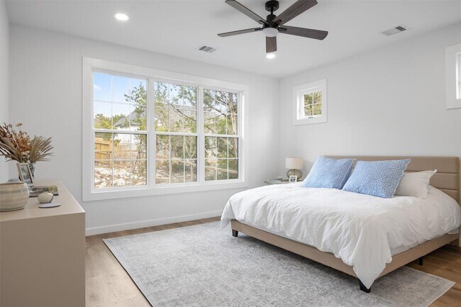 Building Photo - 22 Creekside Dr