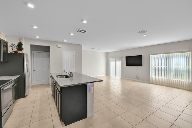 Building Photo - 3351 Liberty Square Way