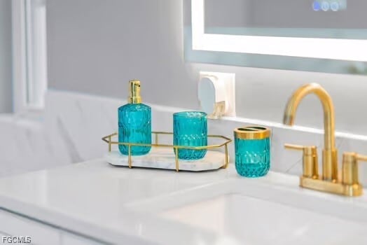 Building Photo - 70 Emily Ln