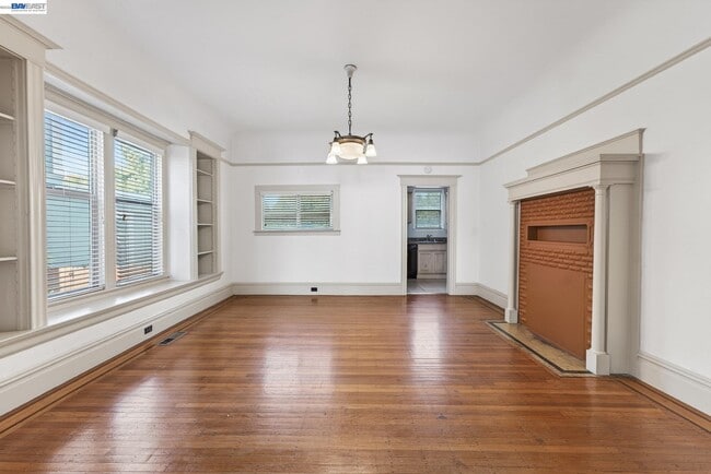 Building Photo - 1835 Prince St