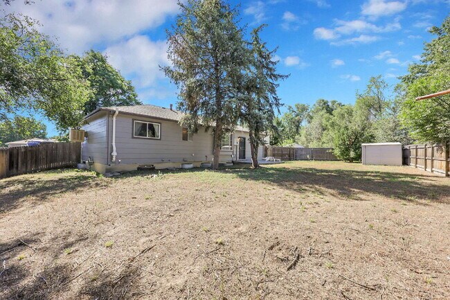 Building Photo - $2,295 - 4 Bed, 2 Bath Home in CO Springs ...