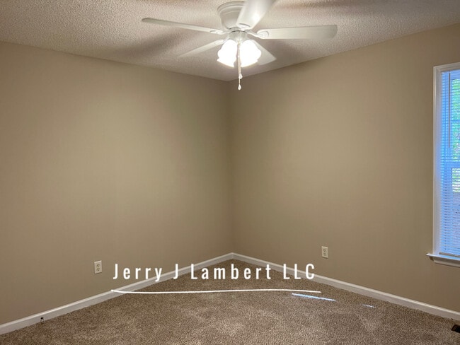 Building Photo - 106 Abram Way