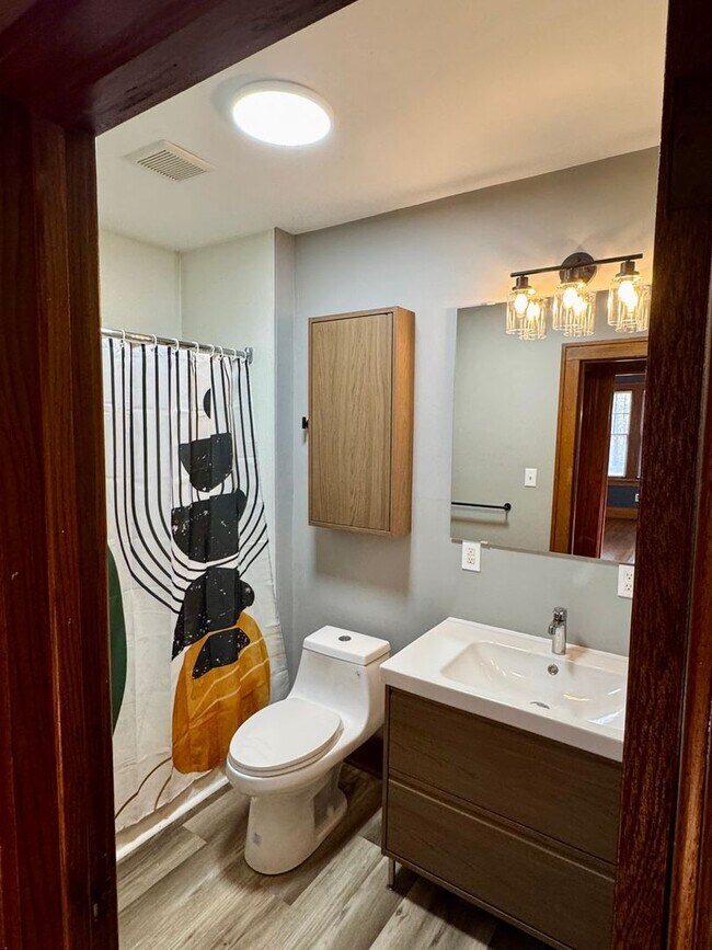 Building Photo - Charming 4-Bedroom Home in Private Setting