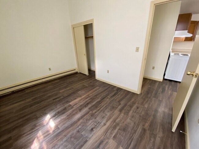 Building Photo - 124 Orange St