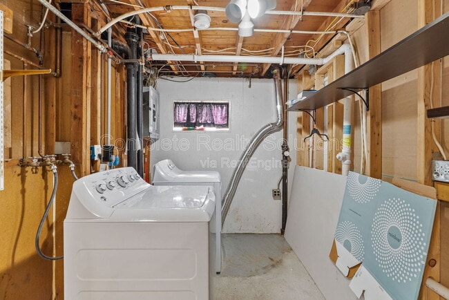 Building Photo - 12464 Glengate Dr