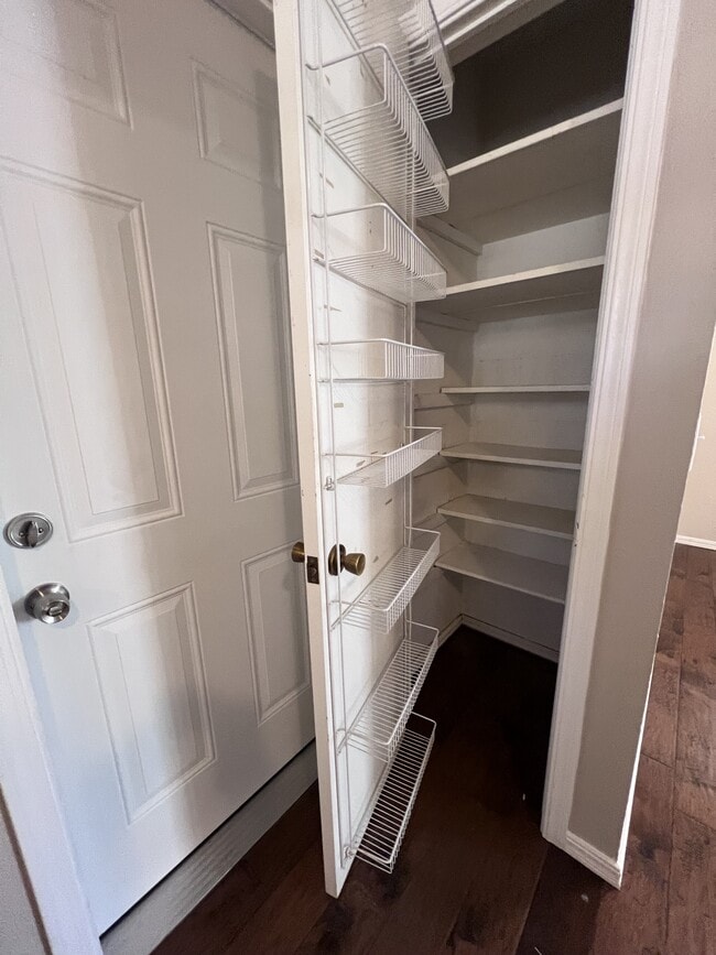 Building Photo - 2909 N Tropicana Ave