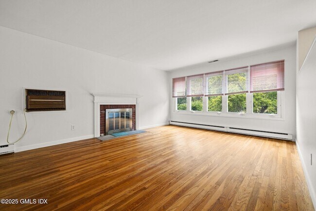 Building Photo - 37 Windsor Ln