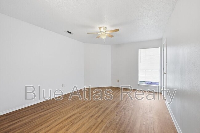 Building Photo - 2713 Wimbledon Ct