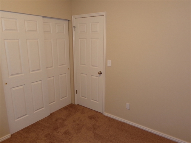Building Photo - 2964 S Fetzer Dr