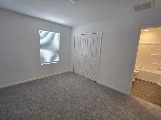 Building Photo - 3 bedroom 2.5 Bath in Tara Baywood