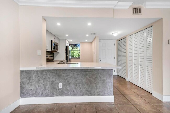 Building Photo - 5200 NW 31st Ave