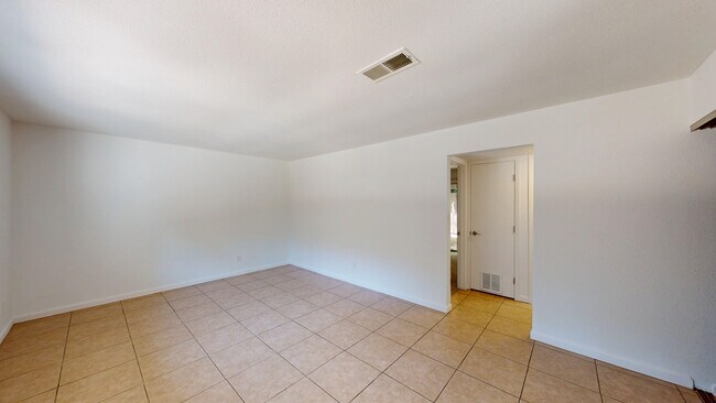 Building Photo - 18167 Happy Ln
