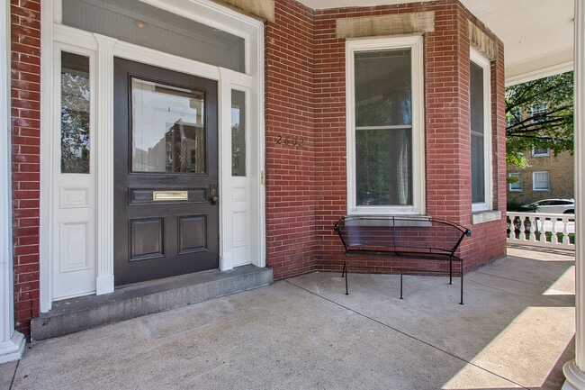 Building Photo - 2602 W Grace St