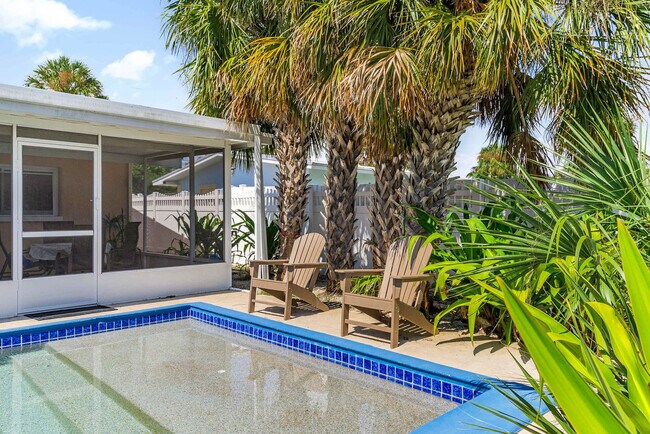 Building Photo - 324 Avenida Madera