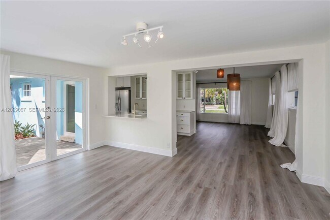 Building Photo - 8035 SW 63rd Pl