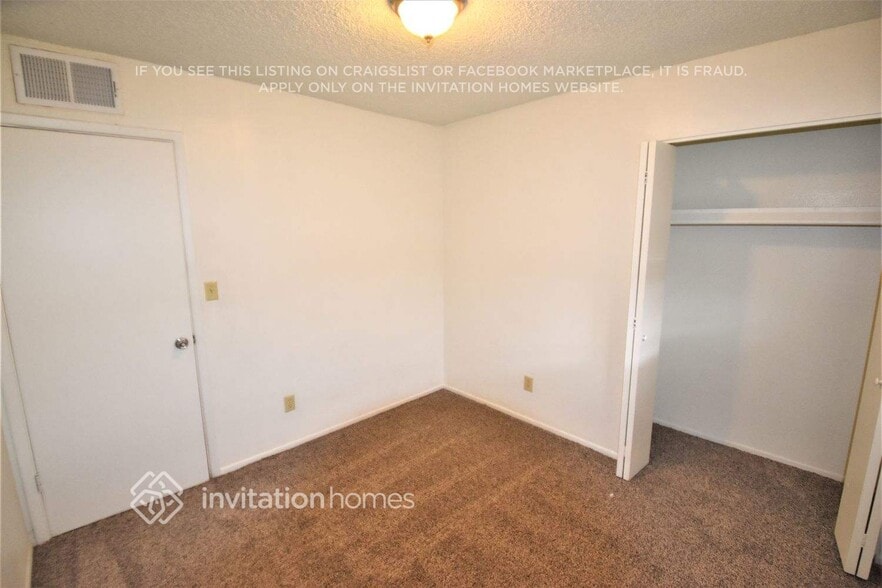 Building Photo - 3716 E Beverly Ln