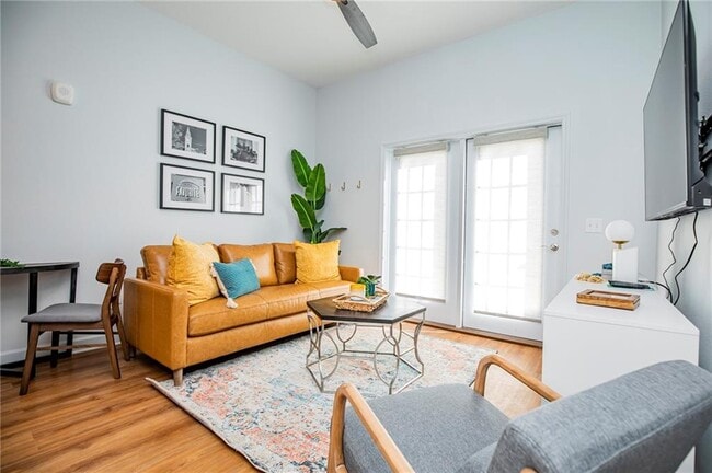 Building Photo - 904 Garland Ave