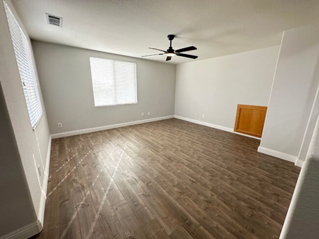 Building Photo - 3 Bdrm/3 Bath Brea Artisan Walk Home