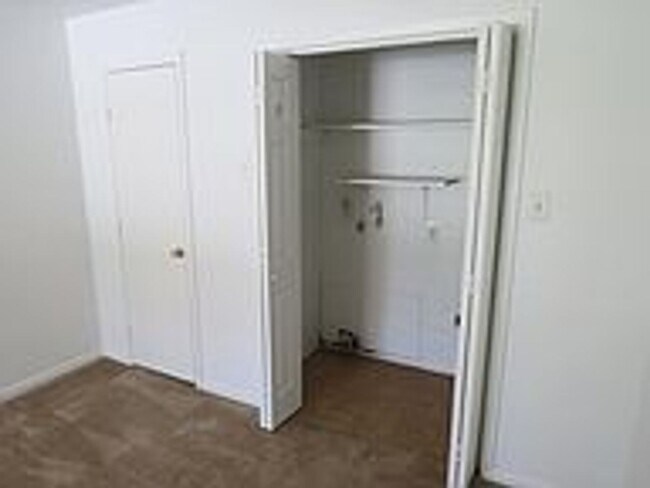 Building Photo - 2 Bed, 1 Bath Home with Bonus Room in Bryan for August Move in!