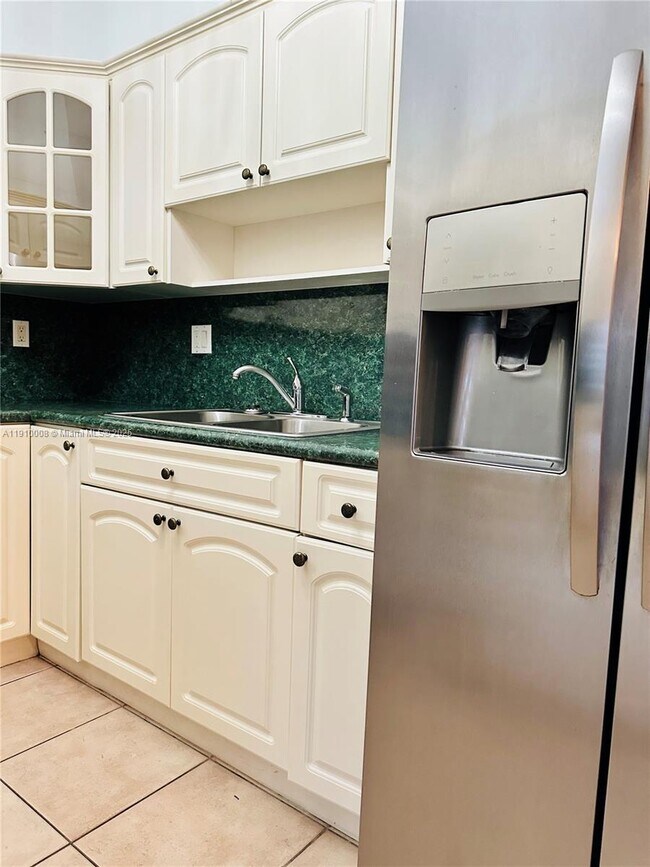 Building Photo - 1101 NW 134th Pl