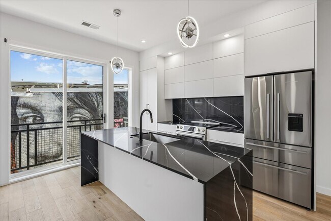 Building Photo - 810 13th St NE