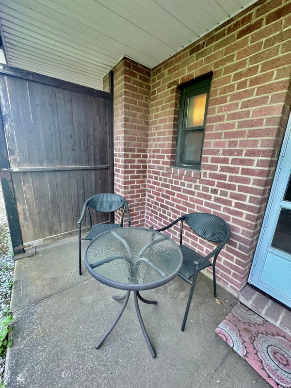 Building Photo - 114 Stonelea Pl