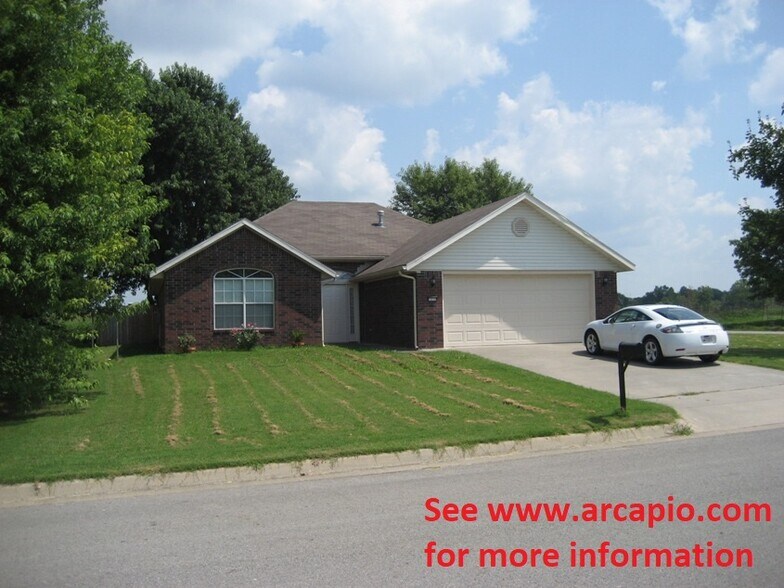 Building Photo - 1010 S Liberty Dr