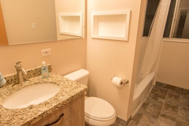 Building Photo - 5886 S Utahna Dr