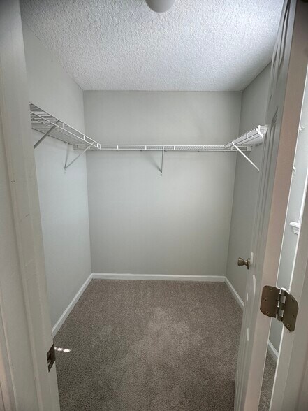Master Closet - 1500 Calming Water Dr