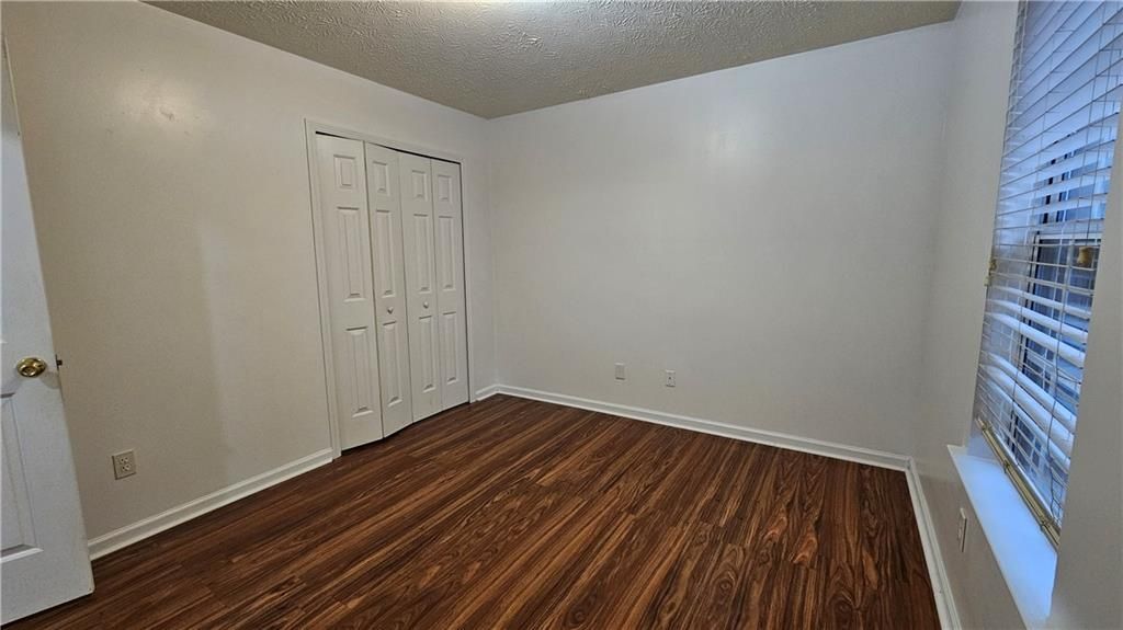 Building Photo - 1501 Parc Main St