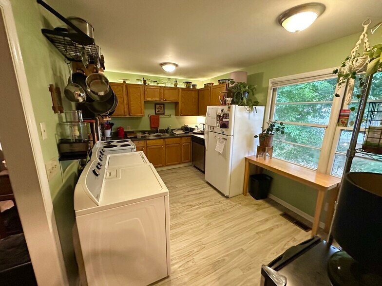 Building Photo - 502 Whitaker Street