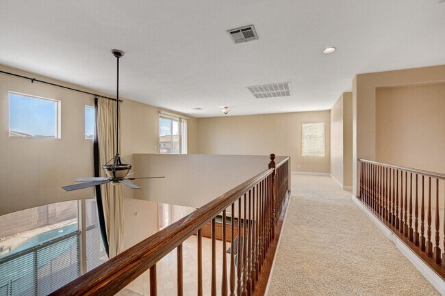Building Photo - Spacious 5-Bedroom, 2 Story Pool Home in G...
