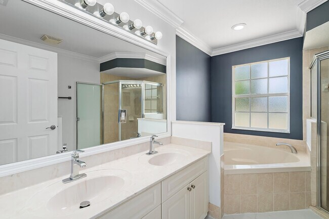 Building Photo - 2962 SW Coastal Terrace