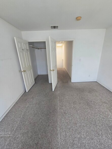 Building Photo - 335 E Providencia Ave